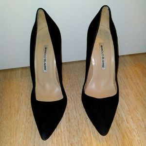 Manolo Blahnik BB Suede Pumps